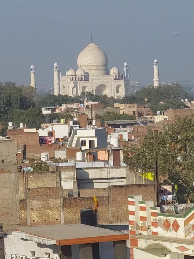 Hotel The First By Goyal Hoteliers Agra  Exterior photo